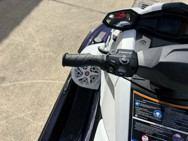 Slide: The Image of Yamaha VX Cruiser HO 2026 - 16