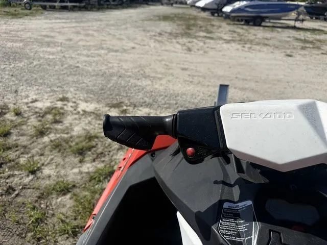 Slide: The Image of Sea-Doo Spark 3-Up Rotax 900 HO ACE Ibr & Convenience Pkg 2016 - 12