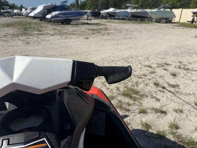 Slide: The Image of Sea-Doo Spark 3-Up Rotax 900 HO ACE Ibr & Convenience Pkg 2016 - 13