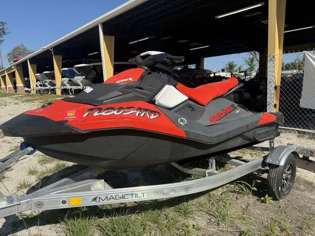 Slide: The Image of Sea-Doo Spark 3-Up Rotax 900 HO ACE Ibr & Convenience Pkg 2016 - 3