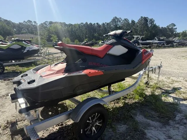 Slide: The Image of Sea-Doo Spark 3-Up Rotax 900 HO ACE Ibr & Convenience Pkg 2016 - 7