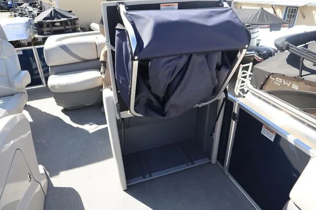 Slide: The Image of Sylvan Mirage 8520 Cruise 2019 - 17