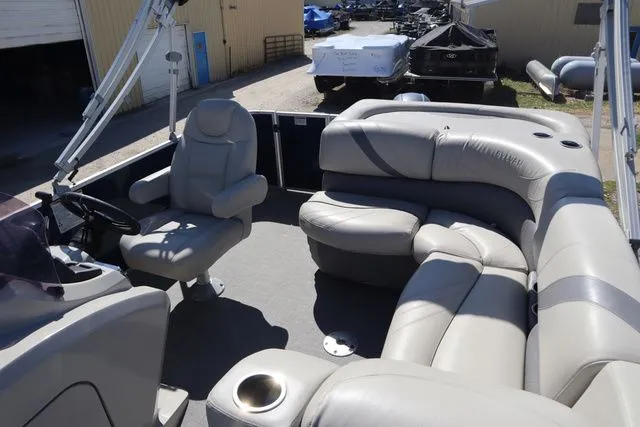 Slide: The Image of Sylvan Mirage 8520 Cruise 2019 - 18