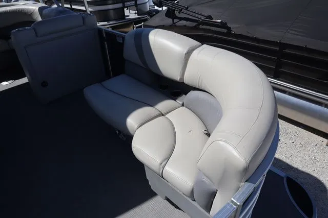 Slide: The Image of Sylvan Mirage 8520 Cruise 2019 - 4