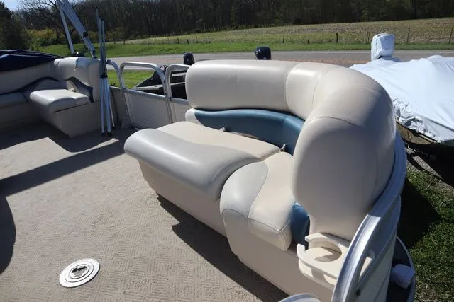 Slide: The Image of Sun Tracker Party Barge 18 2009 - 7