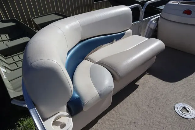 Slide: The Image of Sun Tracker Party Barge 18 2009 - 8