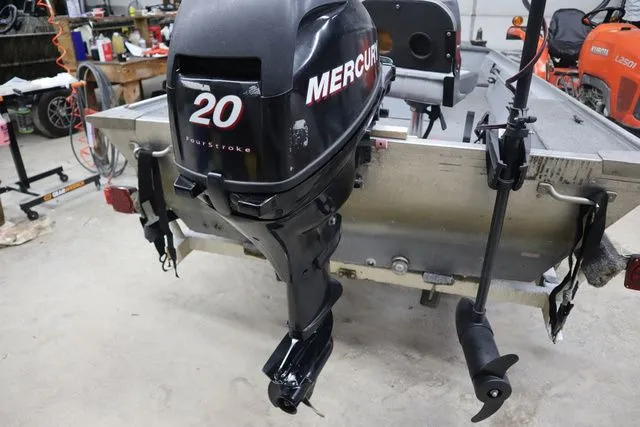 Slide: The Image of Lund 16 Crappie DLX 1992 - 3