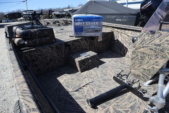 Slide: The Image of Lowe ROUGHNECK 1860 SC 2019 - 5