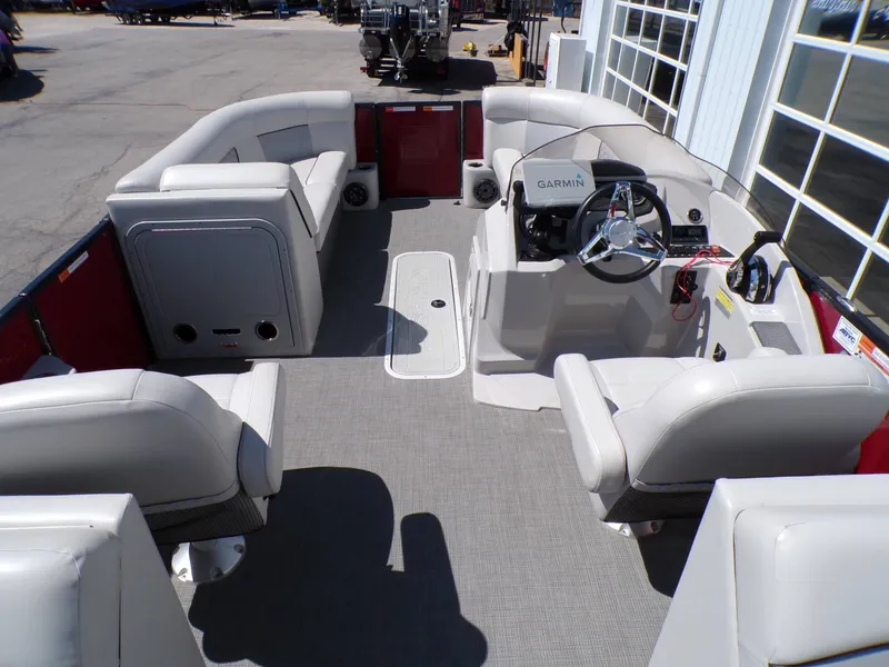 Slide: The Image of Crest 220 Classic DLX 2022 - 11