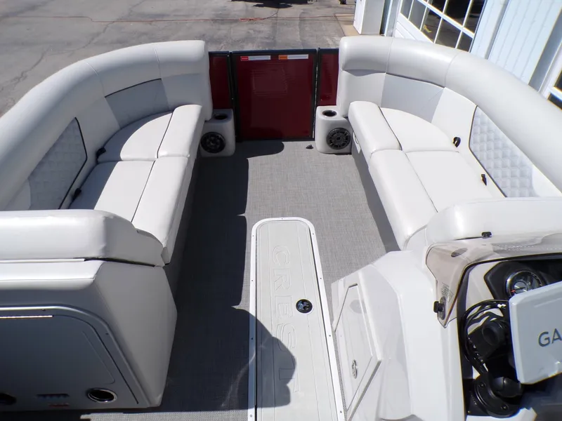 Slide: The Image of Crest 220 Classic DLX 2022 - 13