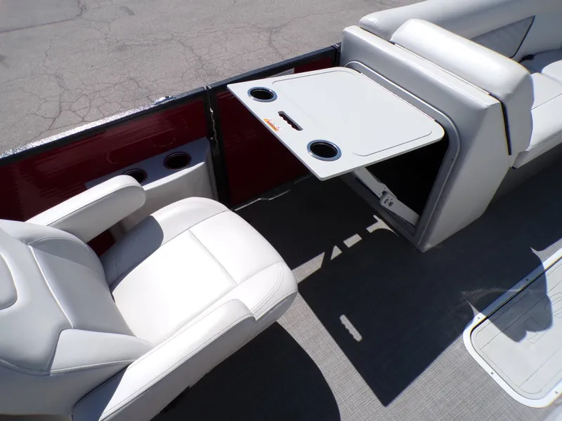 Slide: The Image of Crest 220 Classic DLX 2022 - 15