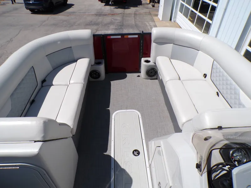 Slide: The Image of Crest 220 Classic DLX 2022 - 16