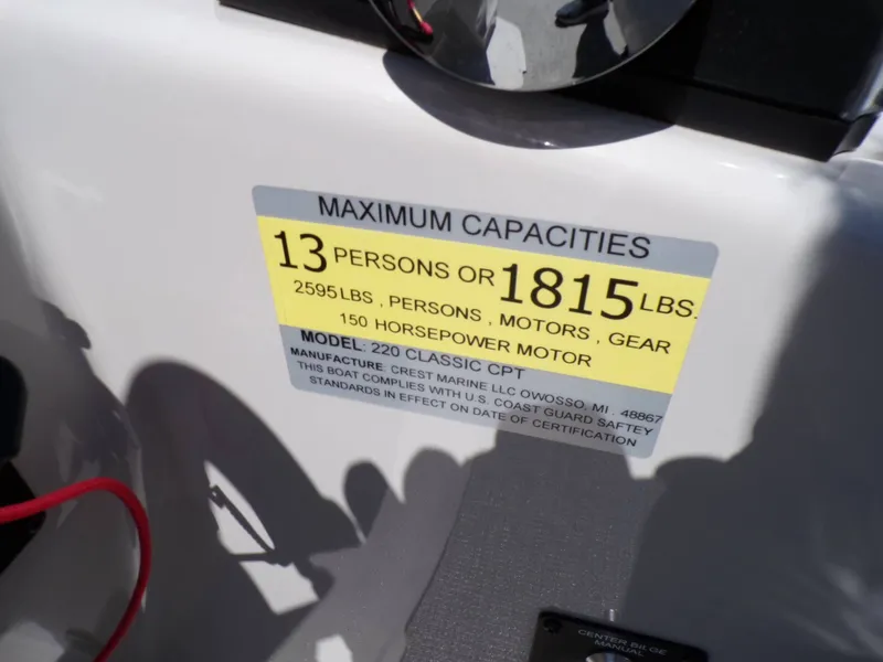 Slide: The Image of Crest 220 Classic DLX 2022 - 23