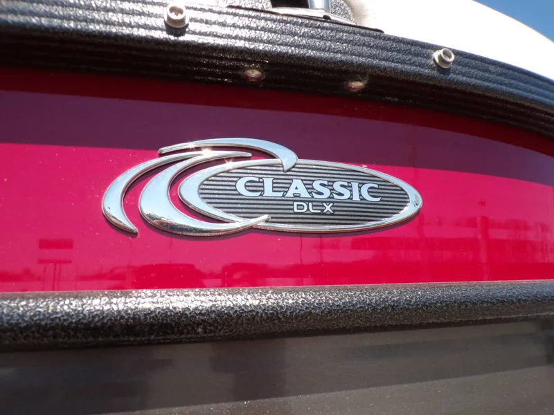 Slide: The Image of Crest 220 Classic DLX 2022 - 8