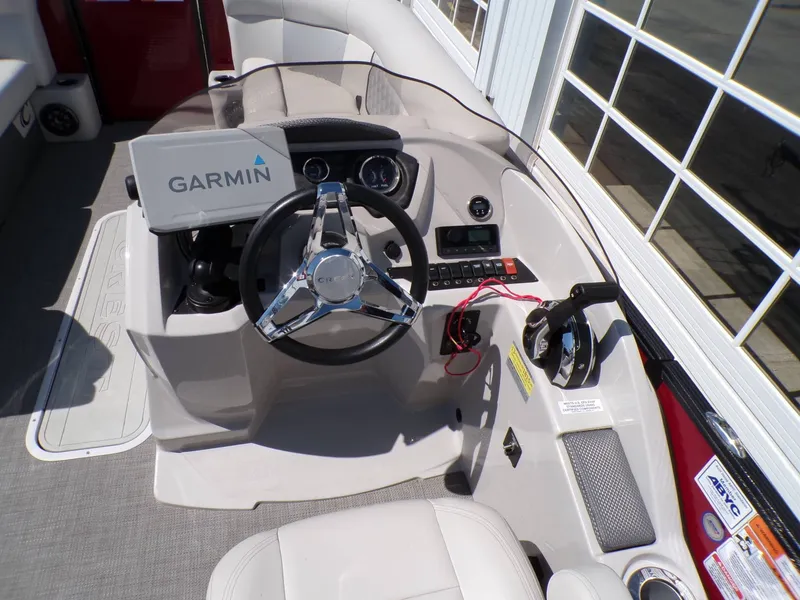 Slide: The Image of Crest 220 Classic DLX 2022 - 9