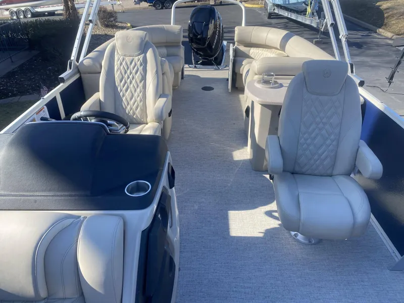 Slide: The Image of Premier 270 Intrigue RF 2023 - 7