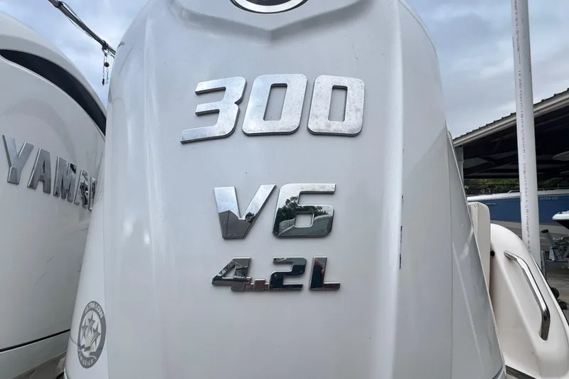 Slide: The Image of Yamaha 300 V6 4.2L engine on 2023 Grady-White Freedom 285 boat. - 14