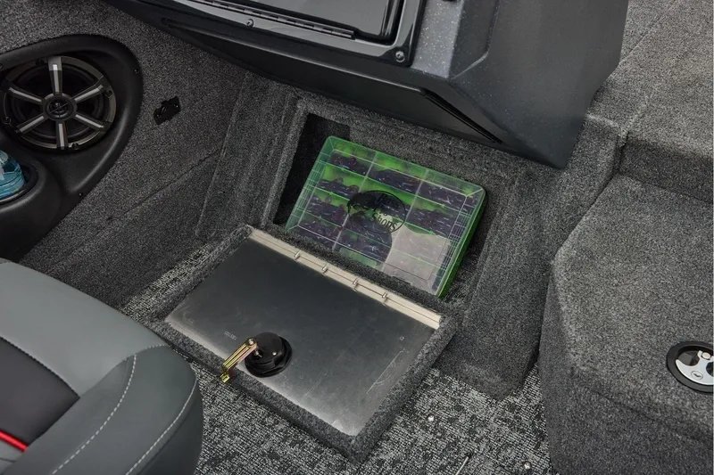 Slide: The Image of Tracker Targa V-19 WT 2026 - 40