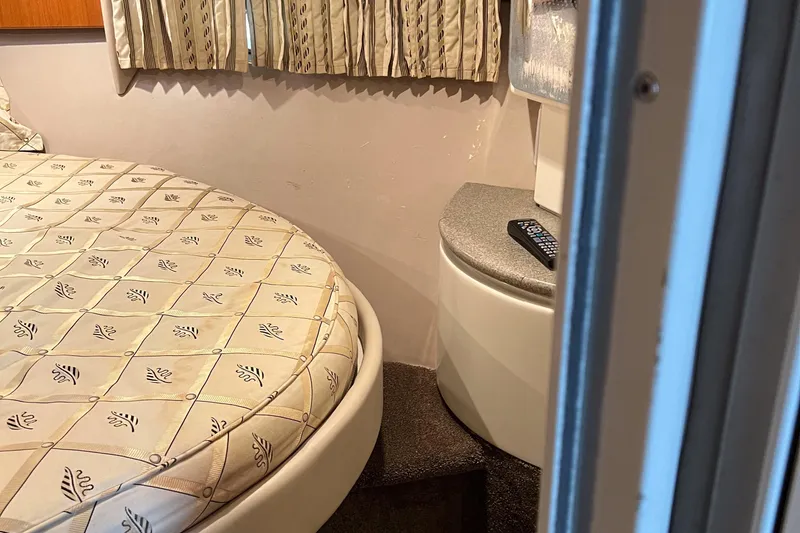 Slide: The Image of Formula 41 Performance Cruiser 2001 - 51