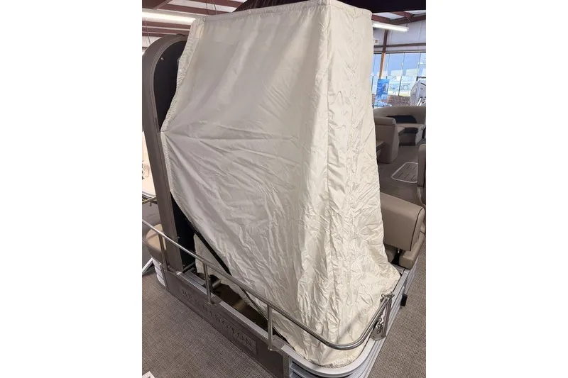 Slide: The Image of 2021 Bennington 23 LSB SPS boat interior with covered helm station. - 5