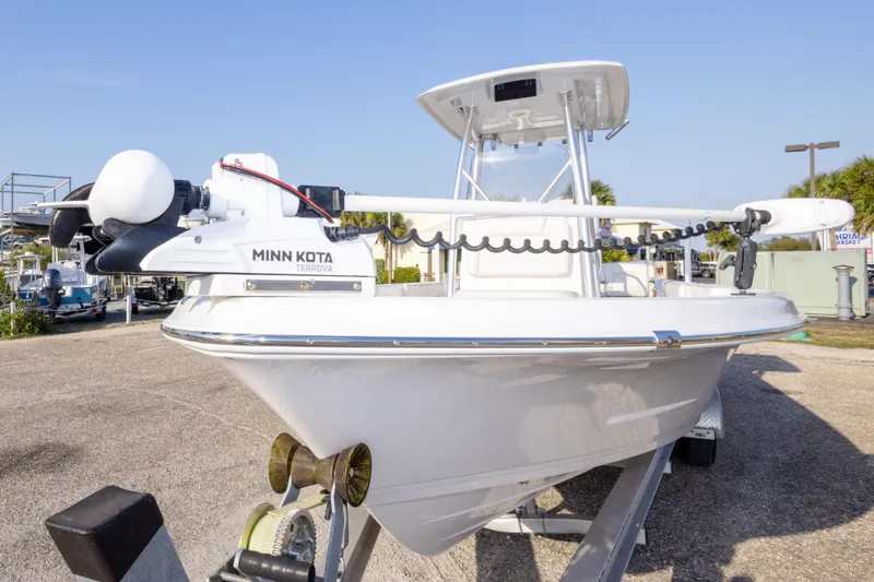 Slide: The Image of 2021 Blue Wave 2600 PureBay boat with Minn Kota Terrova trolling motor. - 10