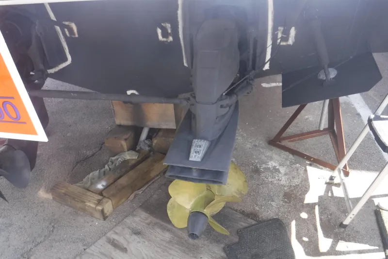 Slide: The Image of 2006 Regal Commodore 3560 boat propeller and stern drive on display. - 29