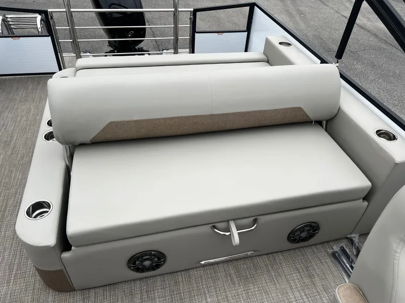 Slide: The Image of Manitou Aurora 23 SL 2026 - 10