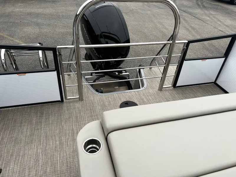 Slide: The Image of Manitou Aurora 23 SL 2026 - 12