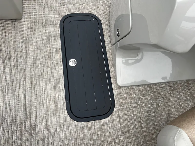 Slide: The Image of Manitou Aurora 23 SL 2026 - 14