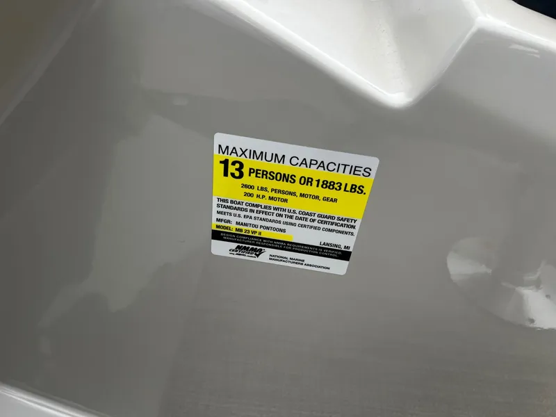 Slide: The Image of Manitou Aurora 23 SL 2026 - 16