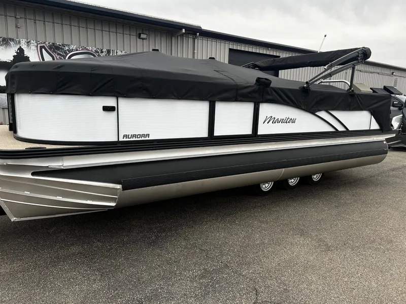 Slide: The Image of Manitou Aurora 23 SL 2026 - 17