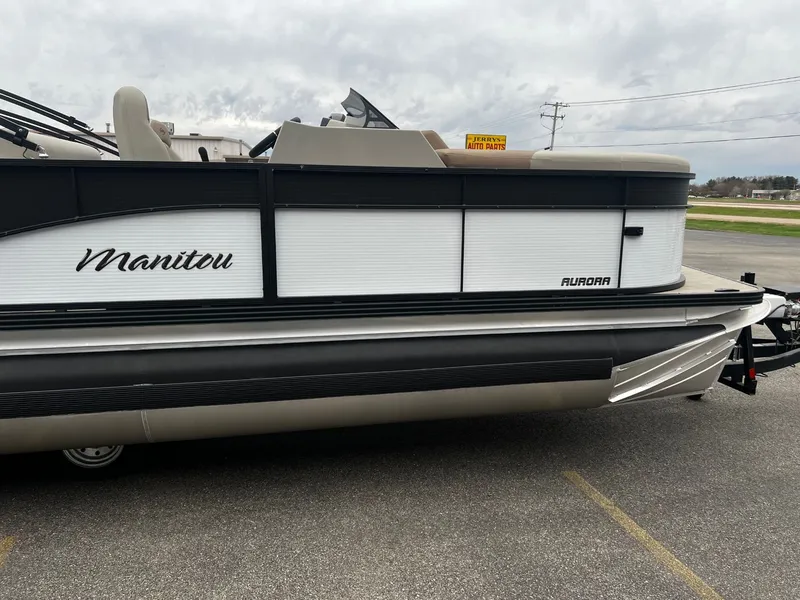 Slide: The Image of Manitou Aurora 23 SL 2026 - 3