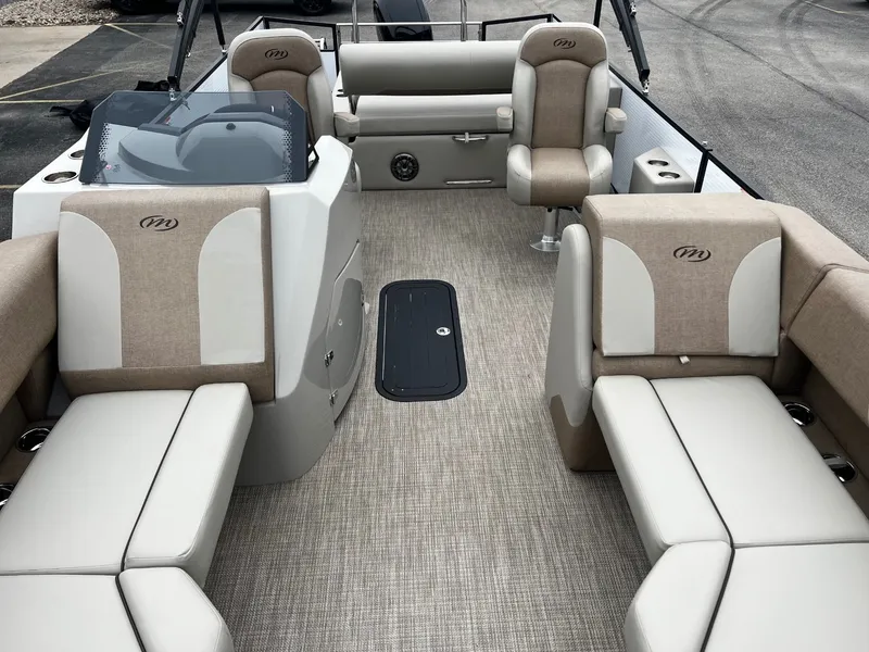 Slide: The Image of Manitou Aurora 23 SL 2026 - 7