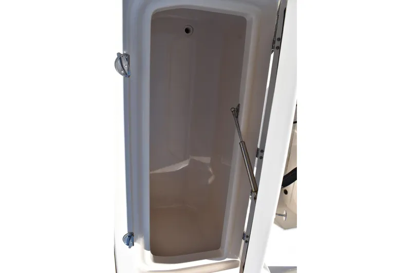 Slide: The Image of Twin Yamaha 150 outboard engines on a 2017 Grady-White Fisherman 257 boat. - 7