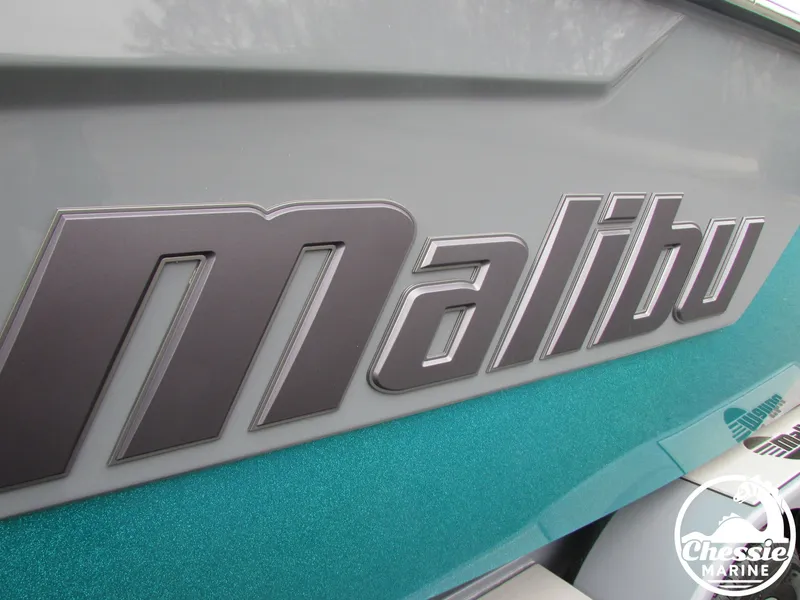 Slide: The Image of Malibu Wakesetter 25 LSV 2020 - 12