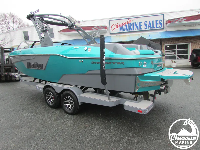 Slide: The Image of Malibu Wakesetter 25 LSV 2020 - 15