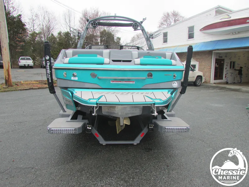 Slide: The Image of Malibu Wakesetter 25 LSV 2020 - 16