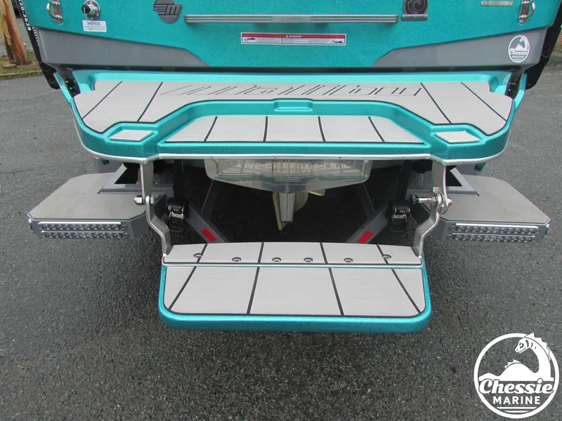 Slide: The Image of Malibu Wakesetter 25 LSV 2020 - 17