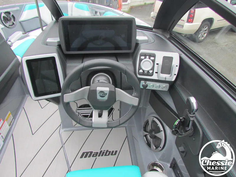 Slide: The Image of Malibu Wakesetter 25 LSV 2020 - 5