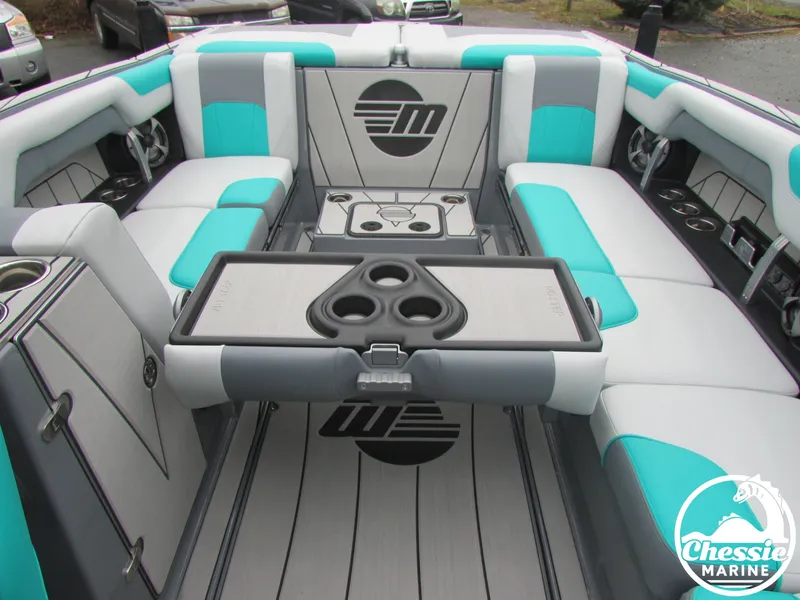 Slide: The Image of Malibu Wakesetter 25 LSV 2020 - 8