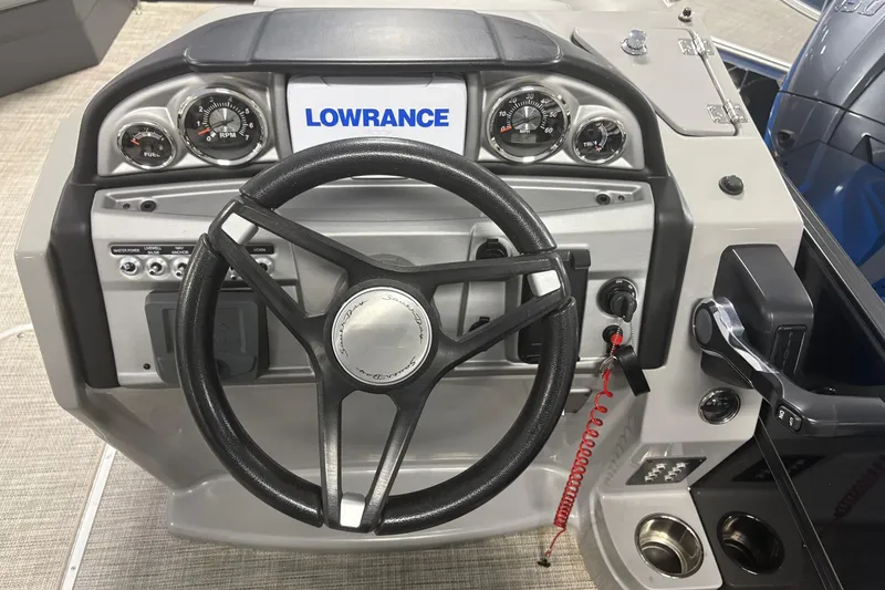 Slide: The Image of Steering console of 2022 South Bay 224 RS 3.0 boat with Lowrance display. - 5