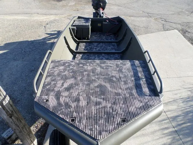 Slide: The Image of Gator Trax 1544 GE Hybrid 2026 - 4