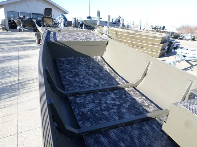 Slide: The Image of Gator Trax 1544 GE Hybrid 2026 - 5