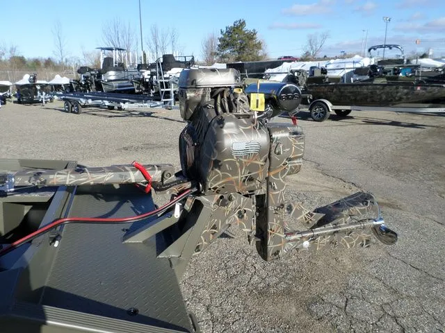 Slide: The Image of Gator Trax 1544 GE Hybrid 2026 - 7