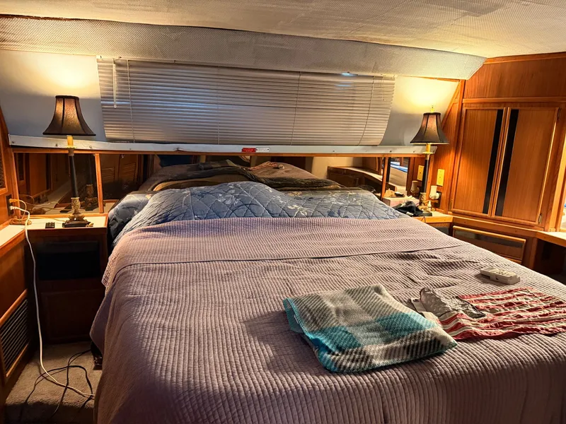 Slide: The Image of Interior of 1988 Sea Ray 415 Aft Cabin yacht. - 23
