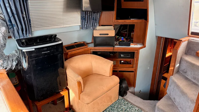 Slide: The Image of Interior of 1988 Sea Ray 415 Aft Cabin yacht. - 24