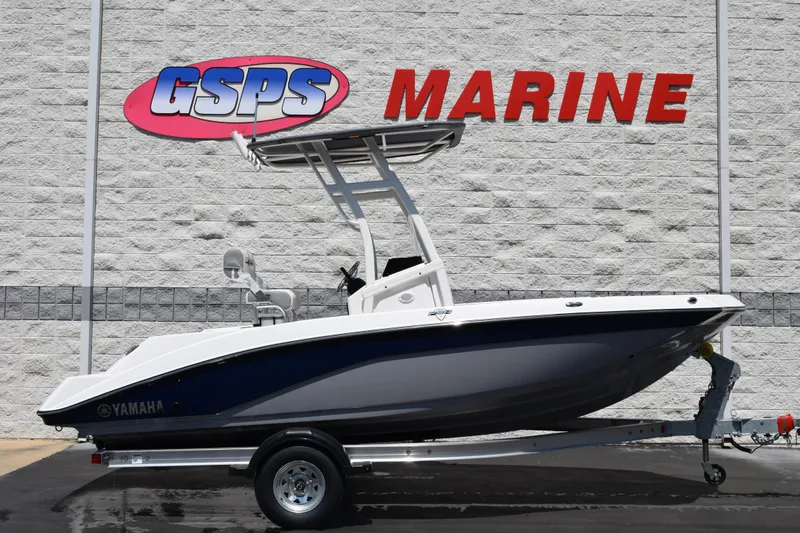 The Image of 2026 Yamaha Boats 190 FSH Sport displayed at GSPS Marine dealership. - 1