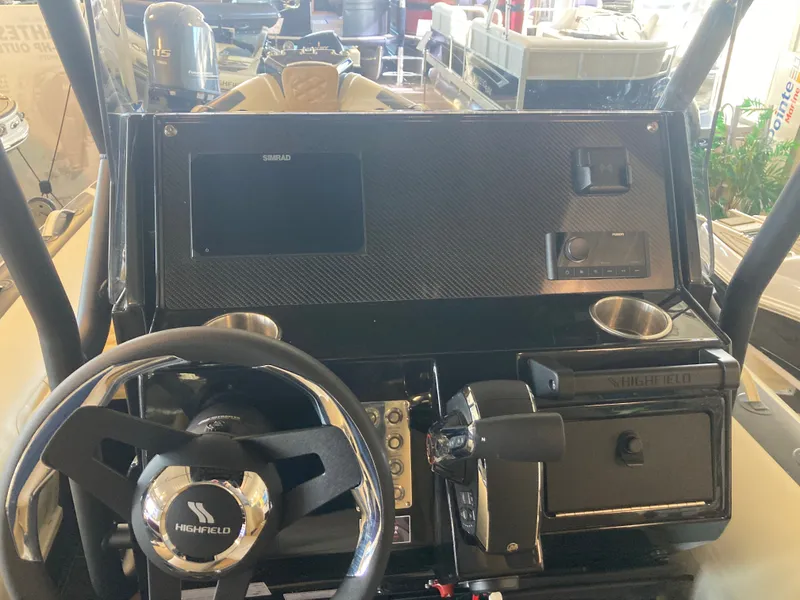 Slide: The Image of Dashboard of Highfield Sport 660 boat, model year 2026. - 11