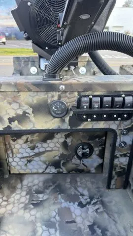 Slide: The Image of Excel Shallow Water F4 Pro Hull 1754 2026 - 7