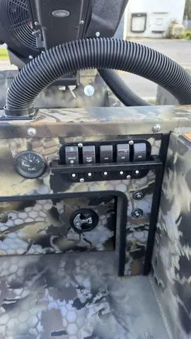 Slide: The Image of Excel Shallow Water F4 Pro Hull 1754 2026 - 8